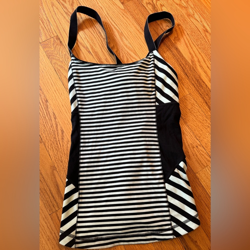 Lululemon tanktop with built in support. Size 12 (XL)